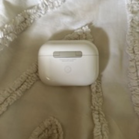 Apple Airpod Pros - Picture 2 of 5